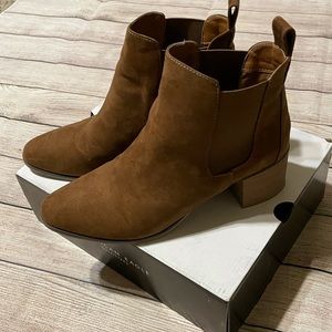 American Eagle booties